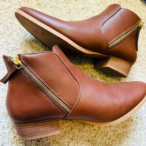 Croft & Barrow boot size 11M in brown